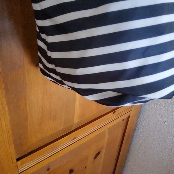 Kate Spade Black and White Stripe Barbara Duffle GUC - Picture 8 of 15